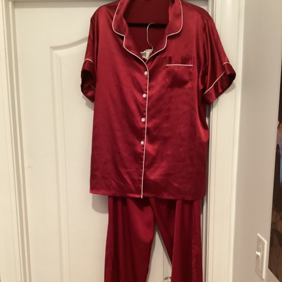 SHORT SLEEVE SATIN PAJAMAS (Color: Wine) (Size=XL) PREOWNED - Picture 1 of 6